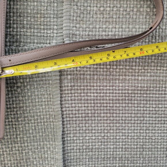 Michael Kors Charlotte saffiano leather medium. Preowned. - Picture 14 of 14